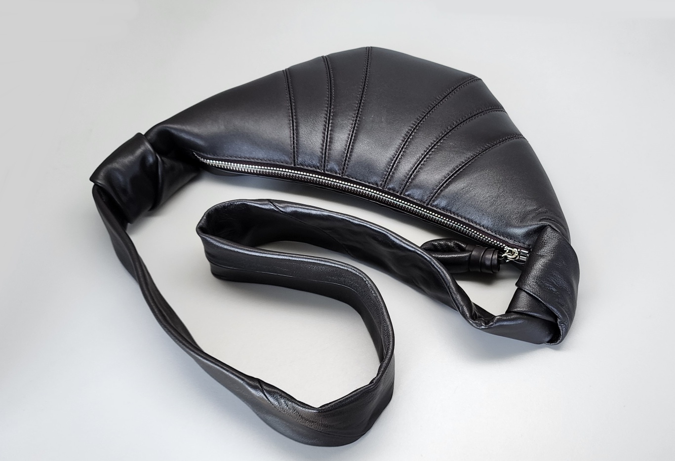 양가죽 크로와상백 유럽여행 크로스백 반달 핸드폰가방