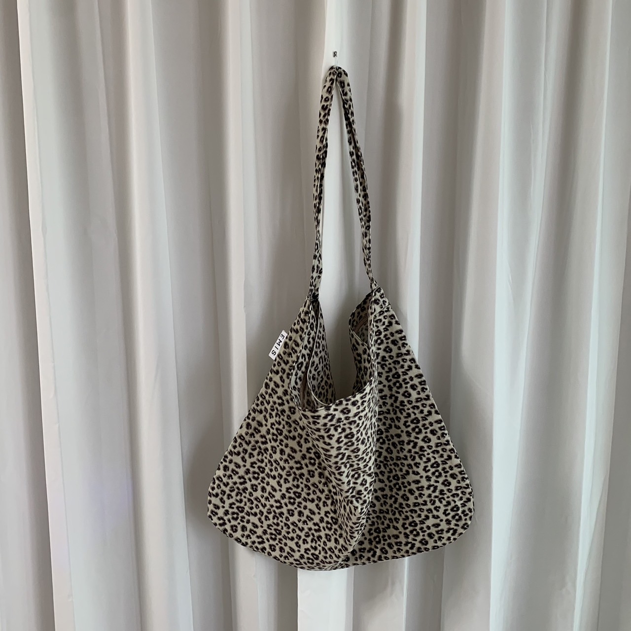 당일발송 이미스 emis 에코백 레오파드 코듀로이 연예인 가방 호피에코백