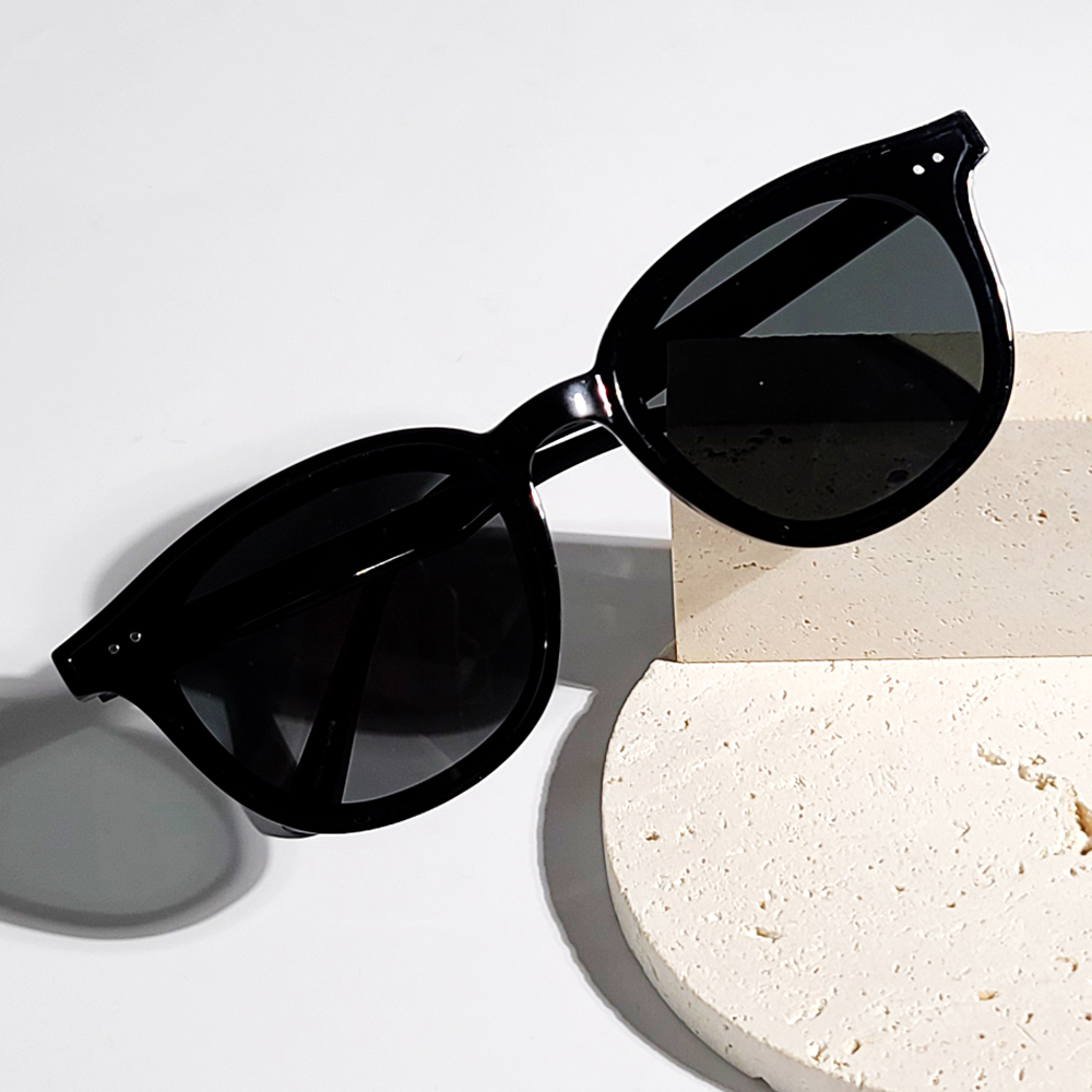 가벼운 데일리 블랙 자외선차단 선글라스 BAUUS