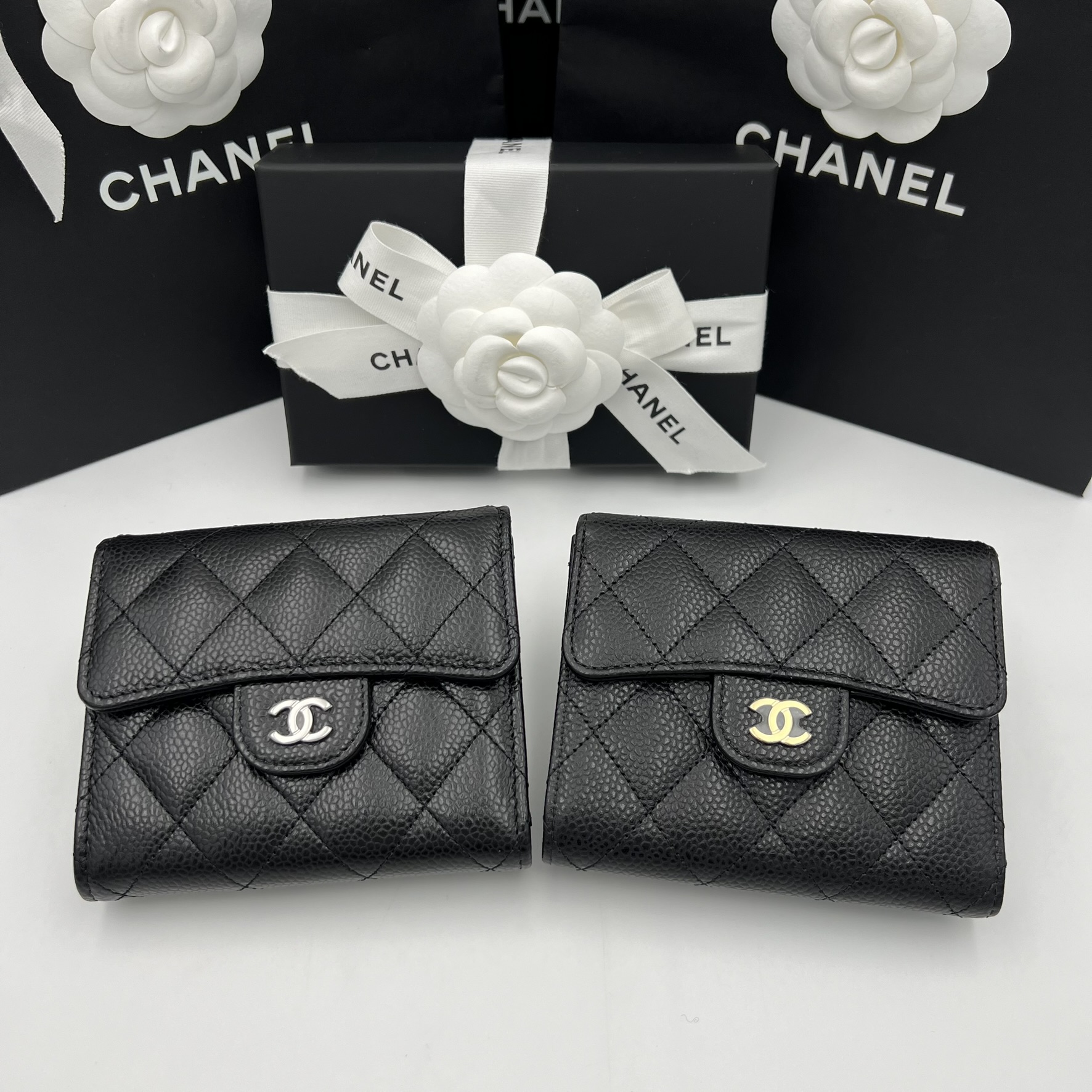 샤넬 반지갑 카드지갑 여성 클래식 캐비어 블랙 금장 은장 국내 AP0231 AP0214