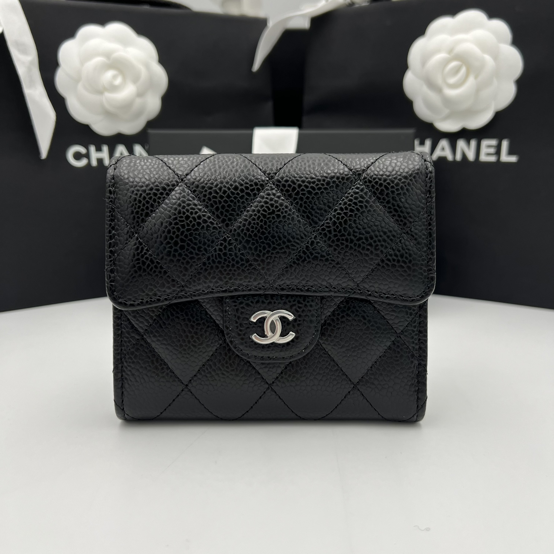 샤넬 반지갑 카드지갑 여성 클래식 캐비어 블랙 금장 은장 국내 AP0231 AP0214