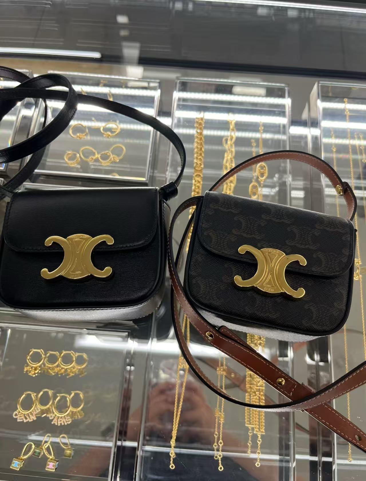 셀린느 트리오페 캔버스 미니 클로드 크로스백 2컬러 10I513DPV 38NO