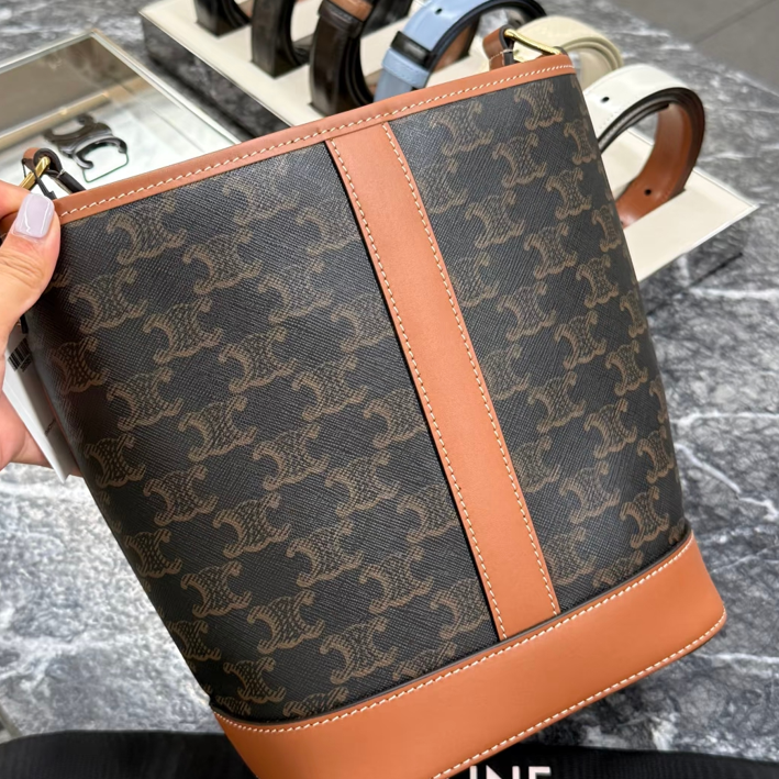 셀린느 버킷백 트리오페 캔버스 탠 191442CAS 04LU (A/S가능, 풀패키지)